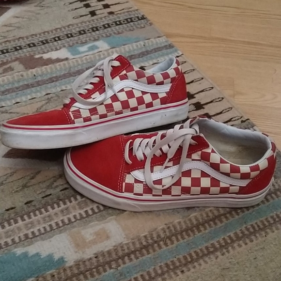 Red and white checkerboard vans - Picture 2 of 6